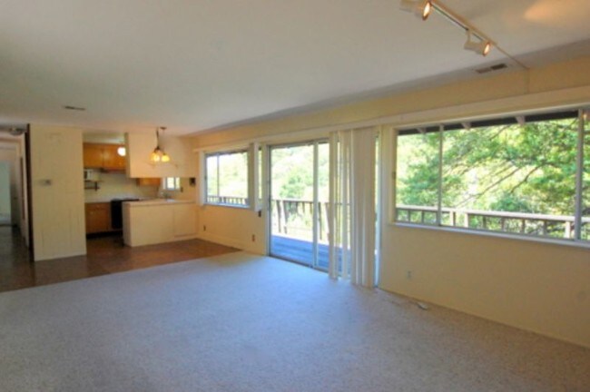 Building Photo - 47 Madrone Park Cir