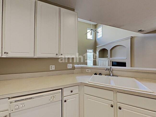 Foto del edificio - 2175 Carlysle Cove Dr