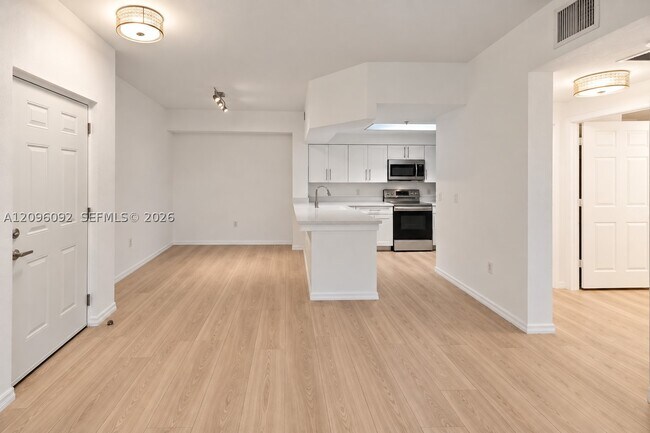 Building Photo - 3021 Alcazar Pl