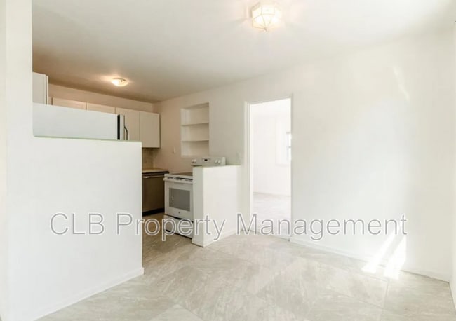 Building Photo - 36 Brooks Dr