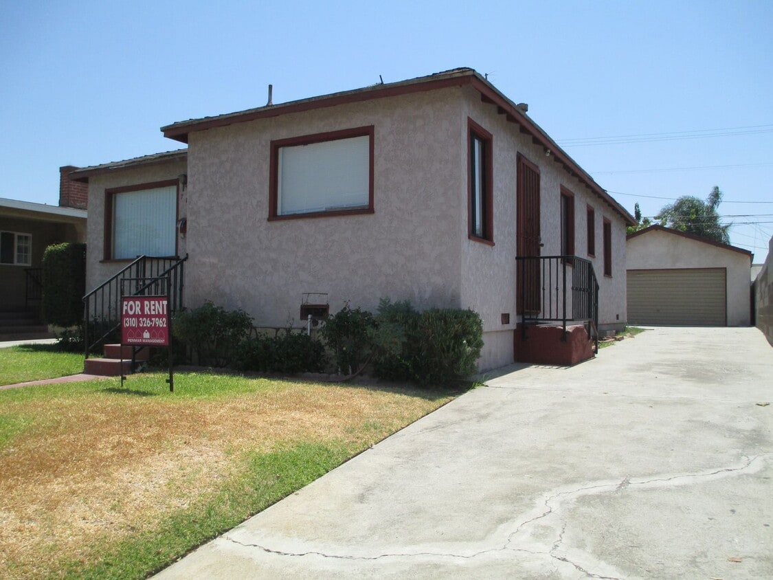 Primary Photo - $2,995! Charming 2-Bedroom Home with Bonus...