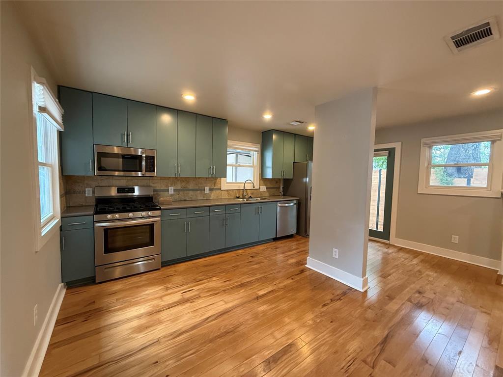 Foto principal - 2105 Kinney Ave