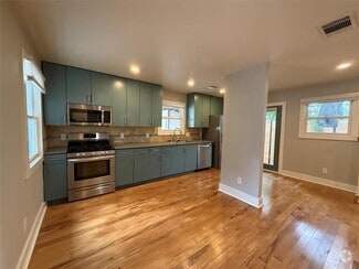 Building Photo - 2105 Kinney Ave