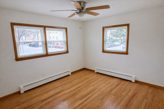 Foto del edificio - 5834 W Montrose Ave