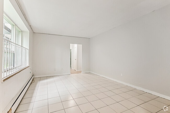 2BR, 1BA - Living Room - WELLINGTON APARTMENTS