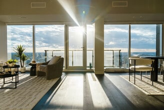 Building Photo - 300 Main