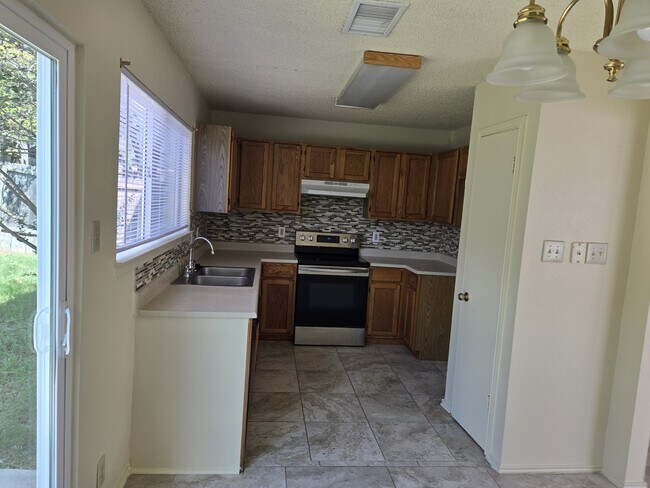 Foto del edificio - 705 Meadow Gate