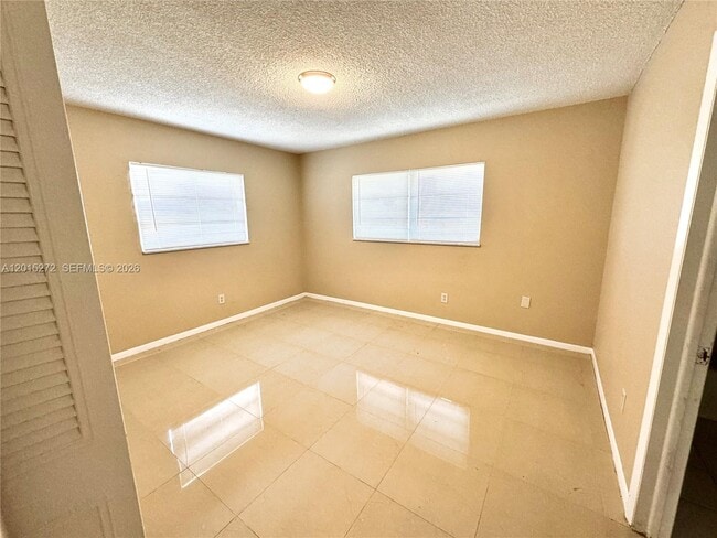 Building Photo - 2500 SW 81st Ave