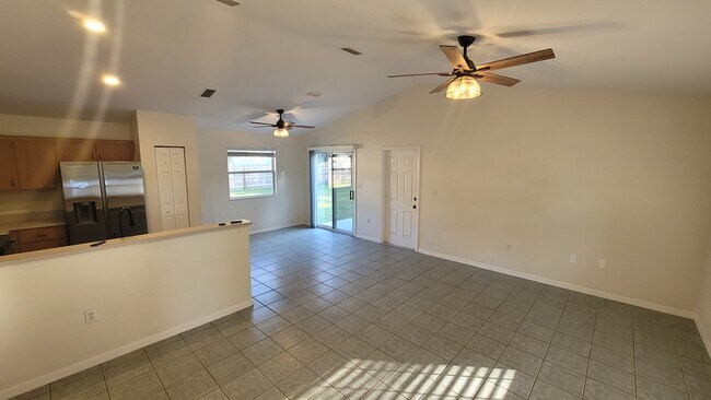 Foto del edificio - 19491 NW 237th St