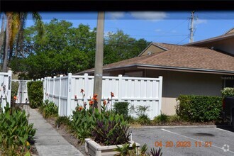 Building Photo - 6912 El Centro Ct