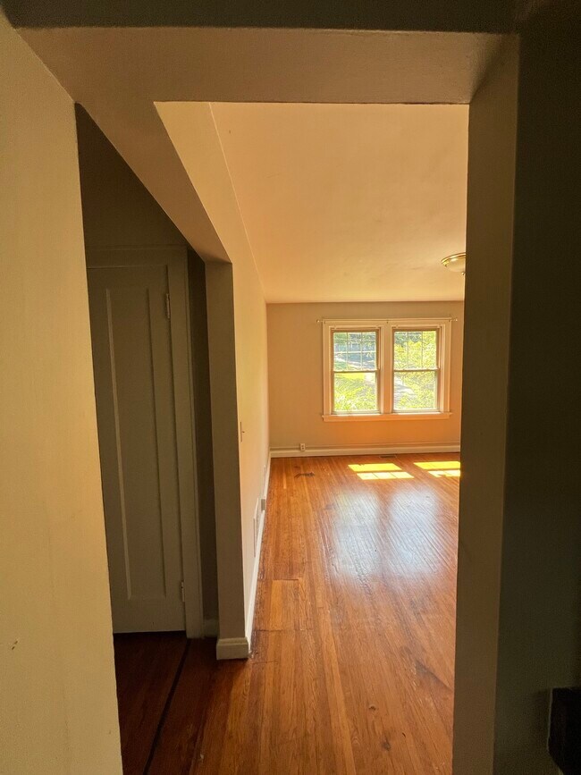 Foto del edificio - 4038 Clifton Ave