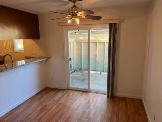 Foto del edificio - 8236 Center Pkwy