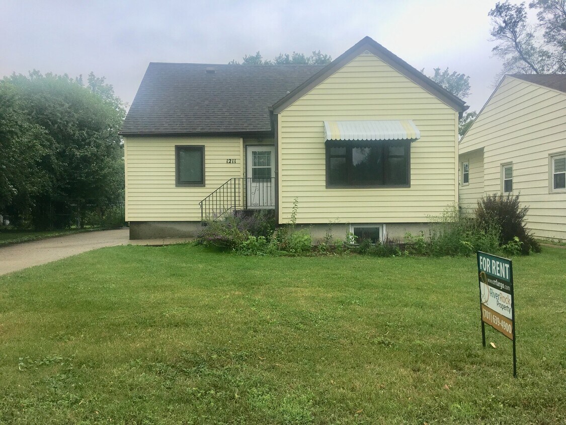 Primary Photo - 4 Bedroom House