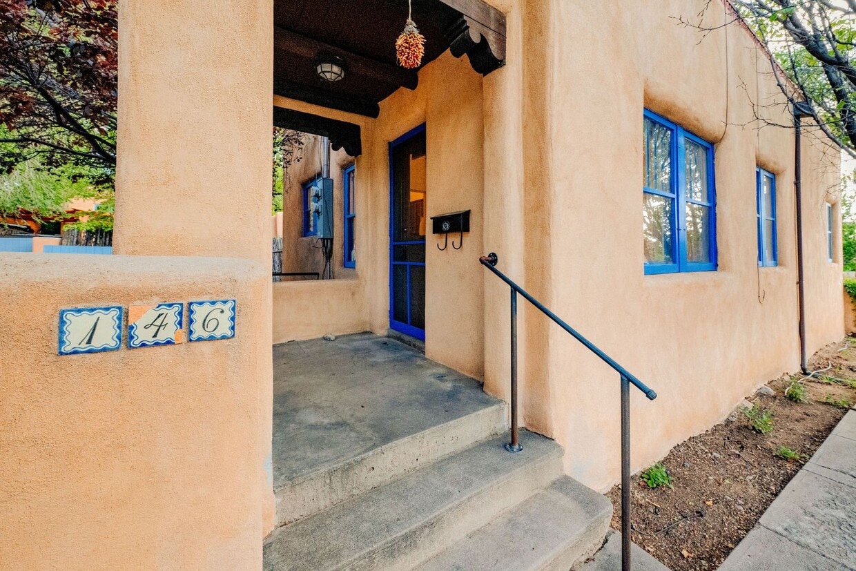 Primary Photo - Charming Casita in Prime Location (146 W. ...