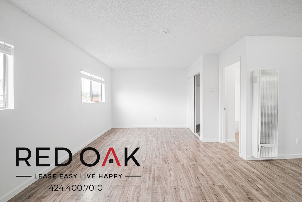 Foto principal - 706 McDonald Ave