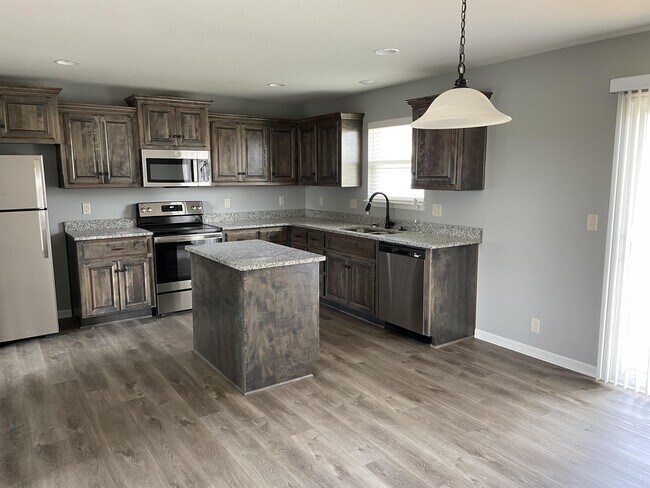 Foto del edificio - 705 SW Powell Dr