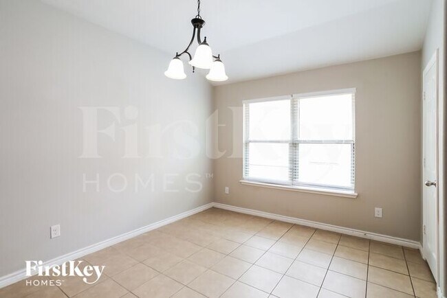 Building Photo - 1417 Villa Paloma Blvd