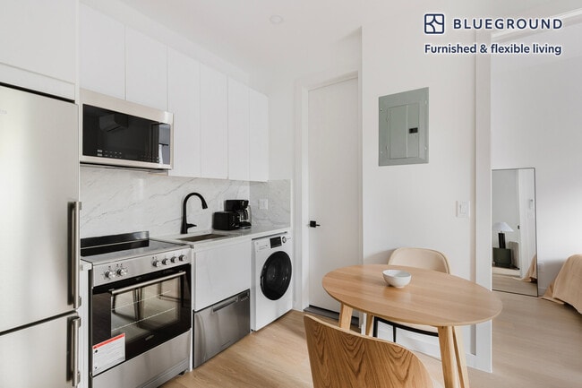 Building Photo - 250 Union Ave