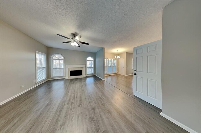 Foto del edificio - 1717 Victoria Way NW