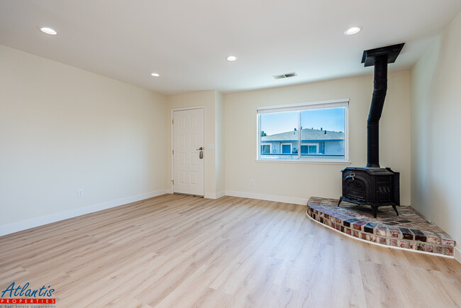 Building Photo - 4215 Starboard Ct
