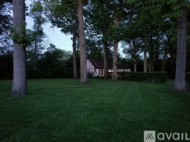 Foto del edificio - 617 W Everett Rd