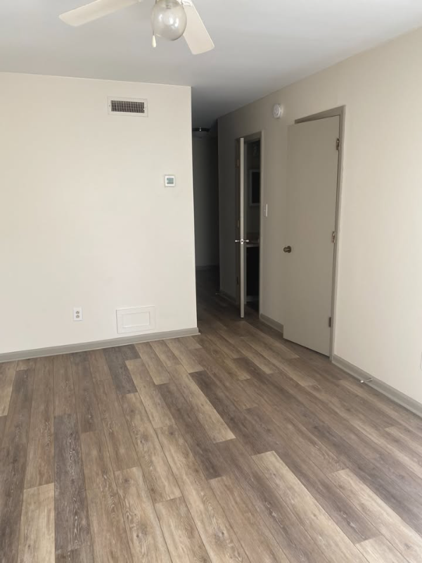 Primary Photo - 443 9th Ave NE