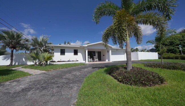 Foto del edificio - Northeast 27th Avenue, Pompano Beach, FL 33062 - 3 BR 3 BA single-family home