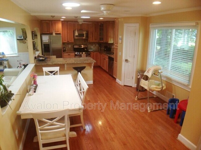 Foto del edificio - 2756 Deerwood Trail