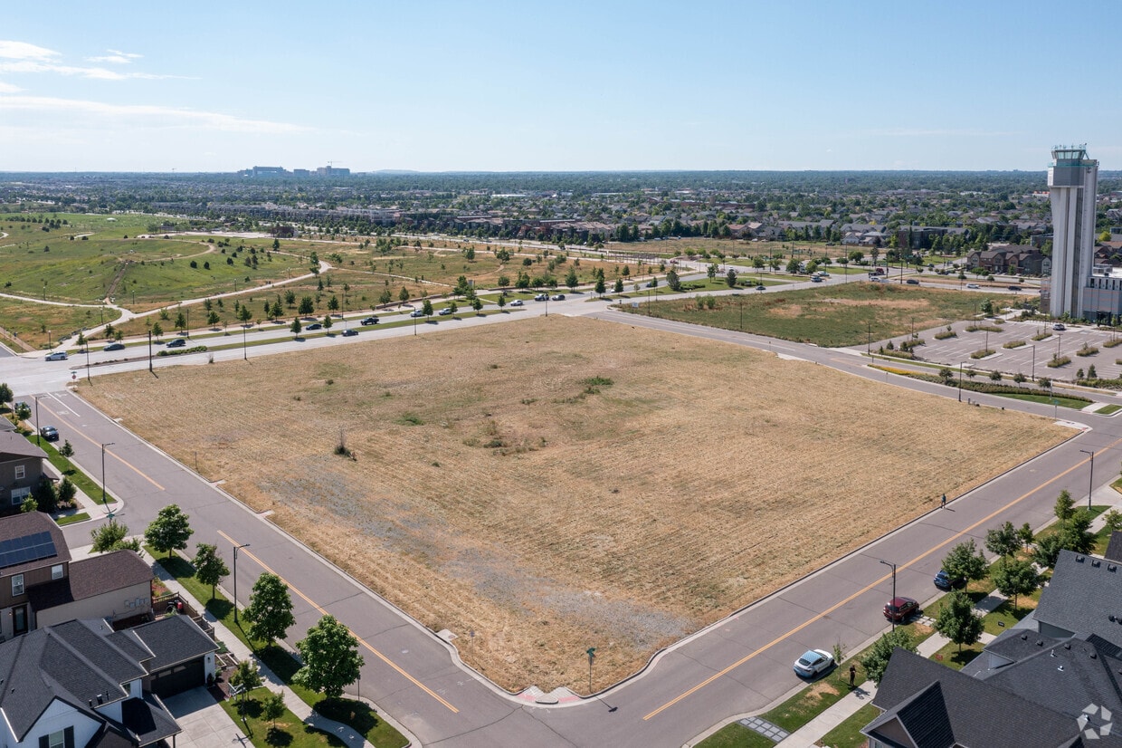 Solana Central Park Apartments in Denver, CO
