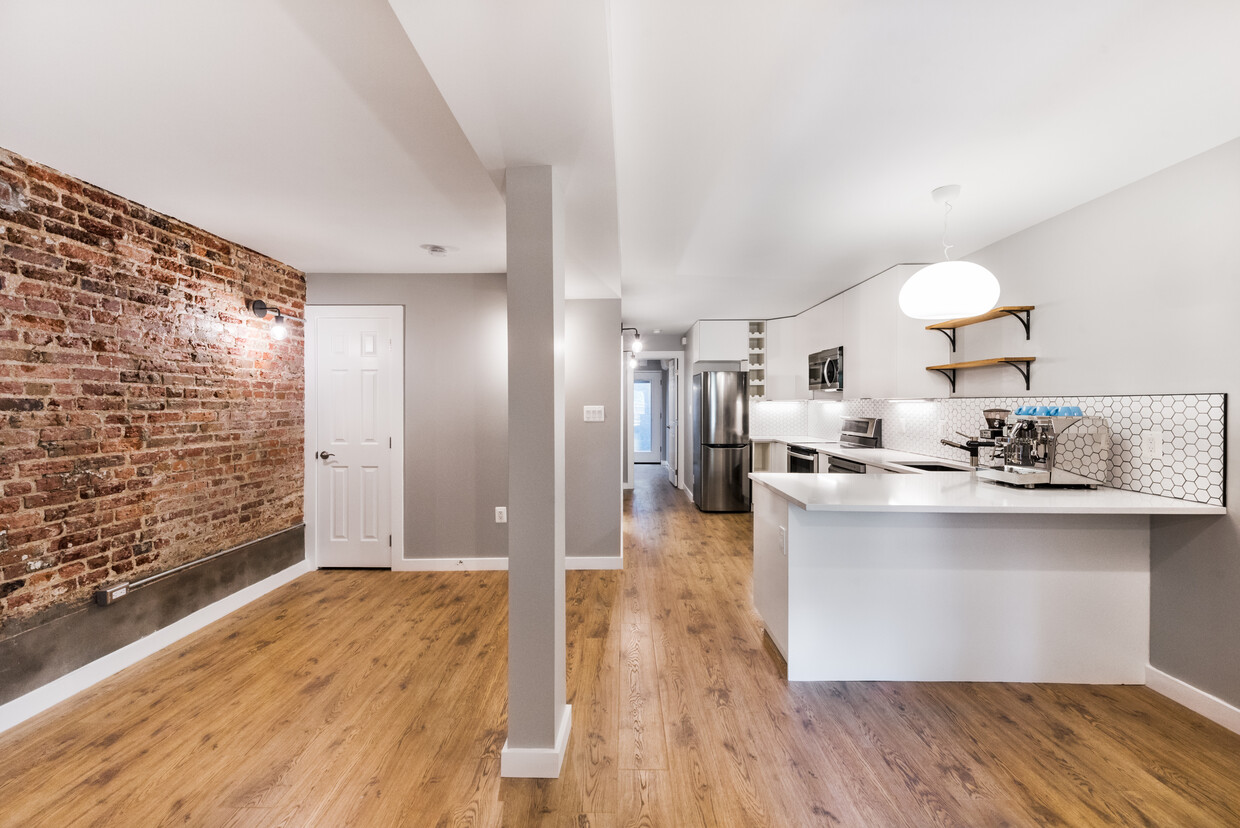 Kitchen and dining area - 523A Irving St NW