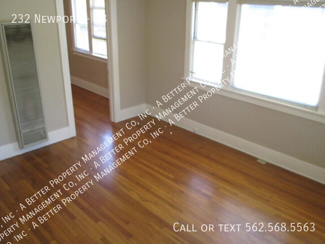 Building Photo - 232 Newport-#B