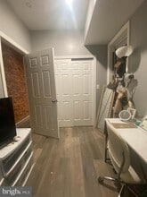 Building Photo - 1717 Fontain St