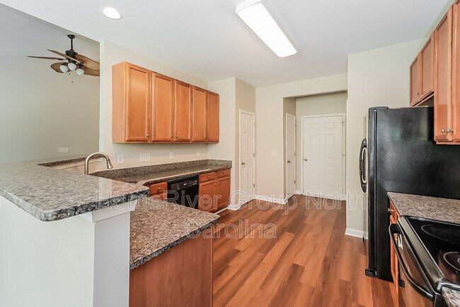 Foto del edificio - 5704 Silver Sky Way