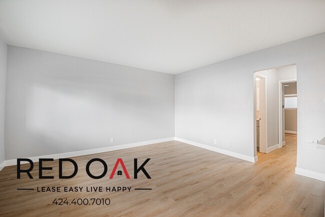 Building Photo - 927 Daisy Ave