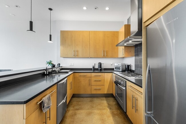 Building Photo - 36 A St