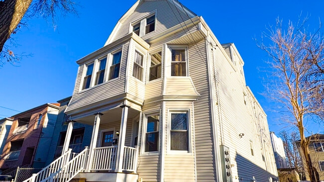 Building Photo - 140 Fabyan Pl