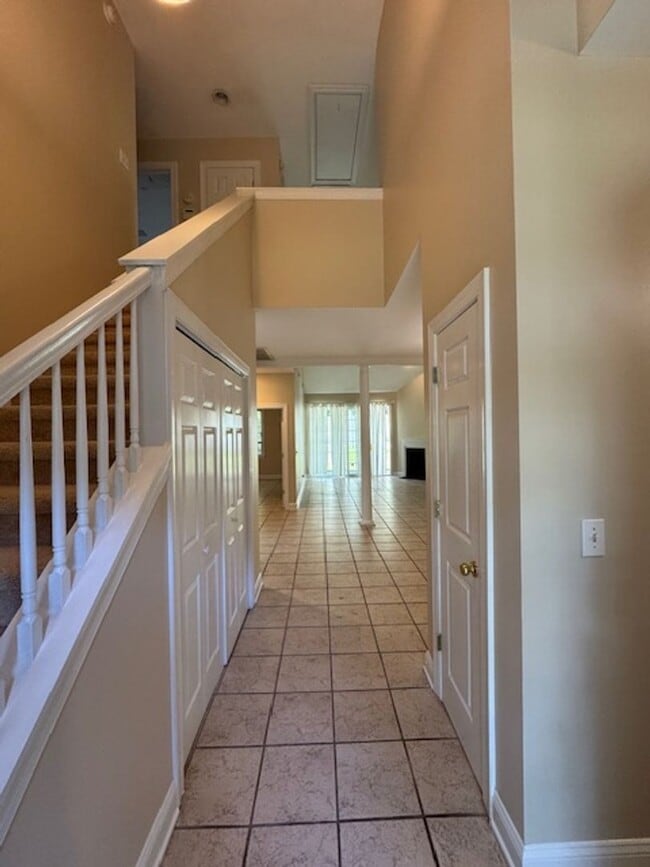 Building Photo - Townhome in Ashton Place