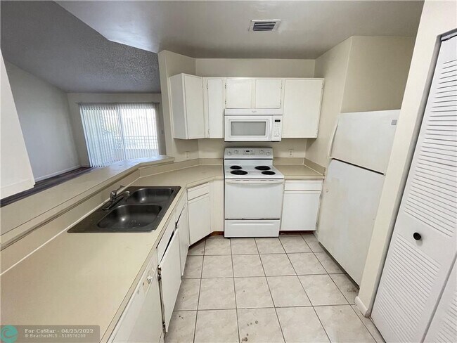 Foto del edificio - 3405 NW 44th St
