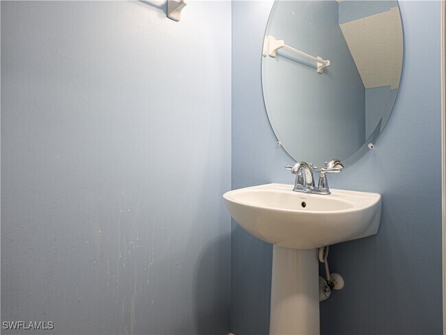 Foto del edificio - 483 Ryker Way