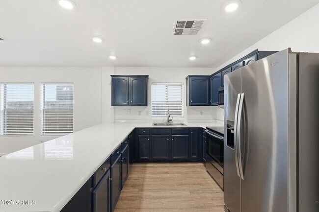 Building Photo - 45542 W Guilder Ave