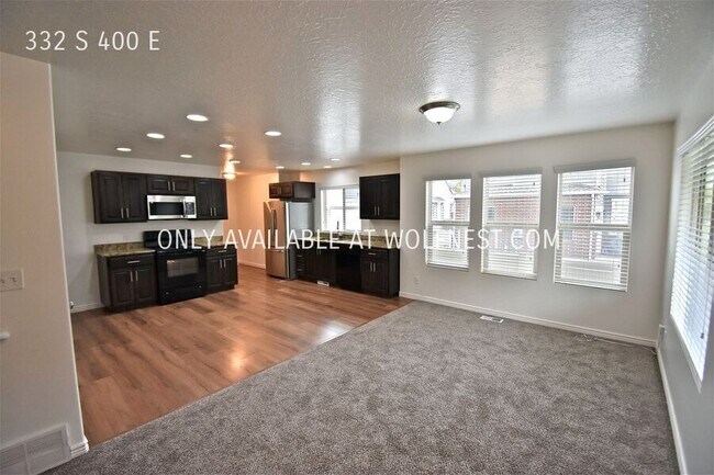 Building Photo - Stunning 5 Bed Springville Home! No Deposi...
