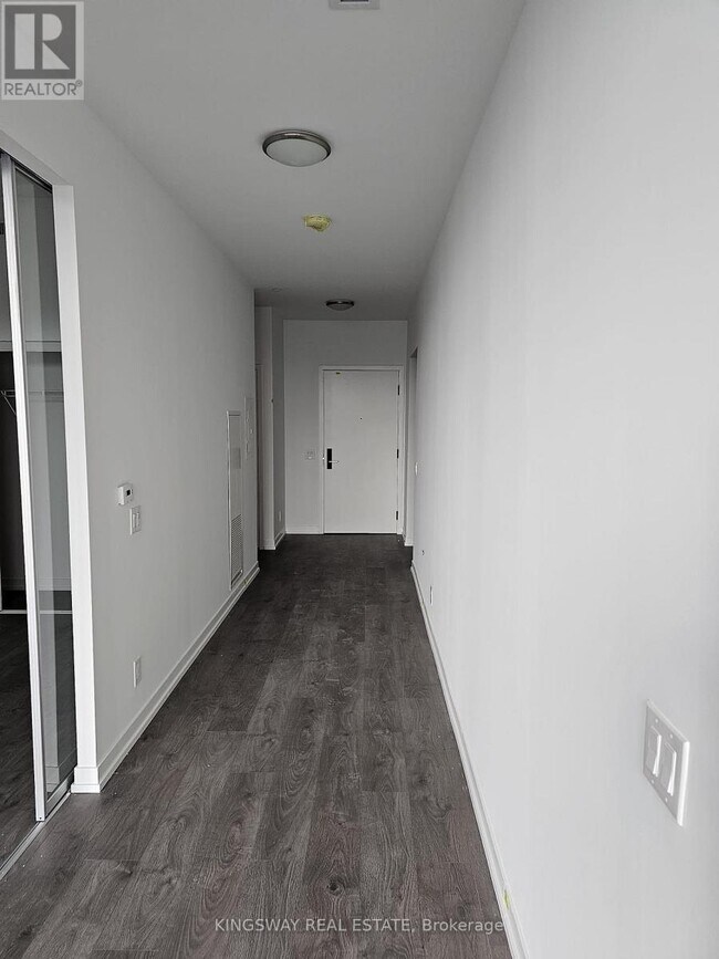 Photo du bâtiment - 270 Dufferin St