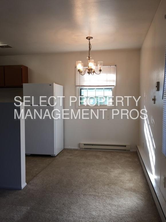 Foto del edificio - 3705 Sleepy Hollow Ln