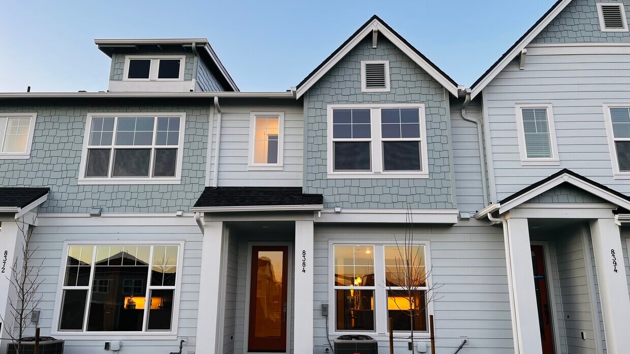 Foto principal - 8384 SE Stonecrop Ln