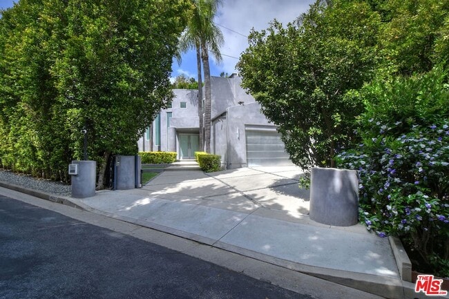 Building Photo - 4035 Pacheco Dr