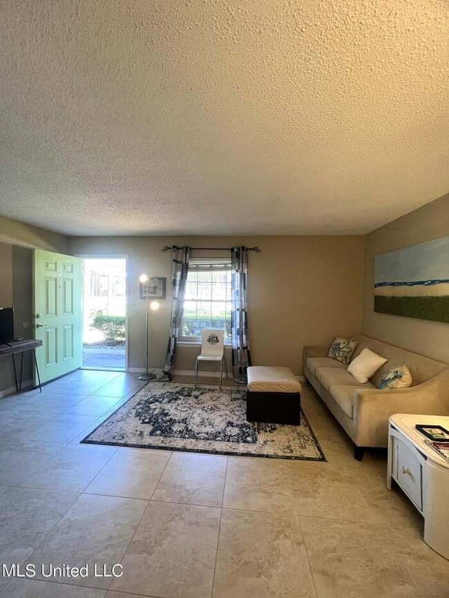 Photo - 1550 E 2nd St Apartment