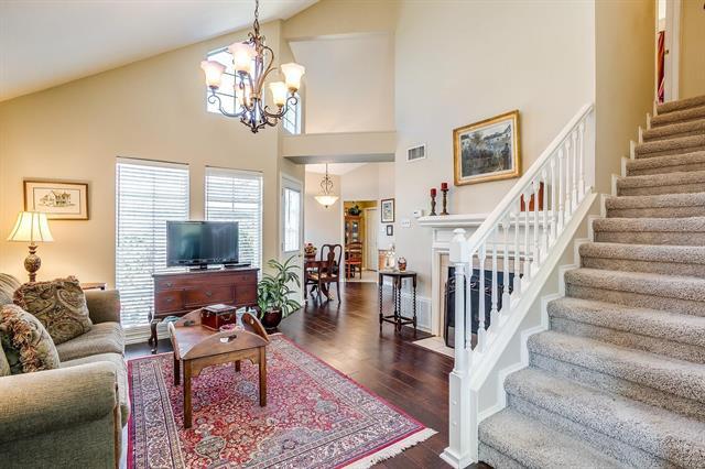 Foto del edificio - 18016 Whispering Gables Ln