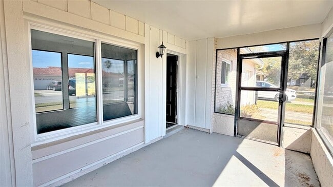 Foto del edificio - 5523 Westbrook Dr