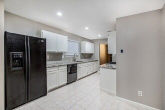 Building Photo - 17002 Sky Blue Pl