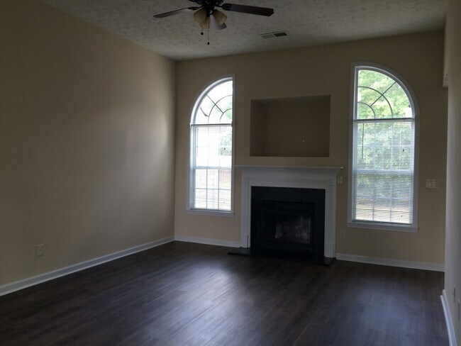 Building Photo - 106 Belmont Ct.